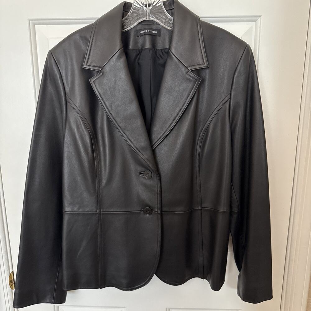 VALERIE STEVENS BLACK LEATHER BLAZER MEDIUM BUTTON FRONT CLASSIC CHIC PREPPY